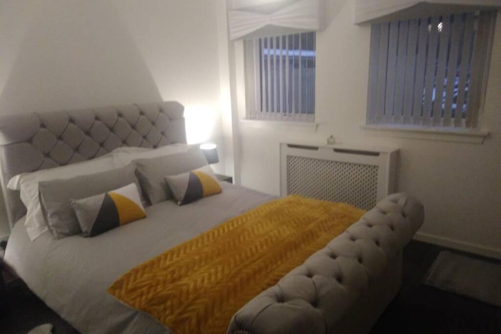 The Cottage - Hot Tub - Nr Glasgow - Self Check-In 코트브리지 외부 사진
