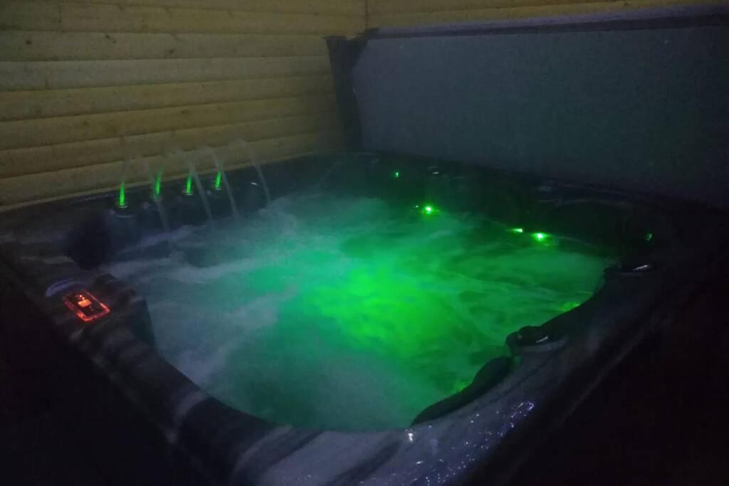 The Cottage - Hot Tub - Nr Glasgow - Self Check-In 코트브리지 외부 사진