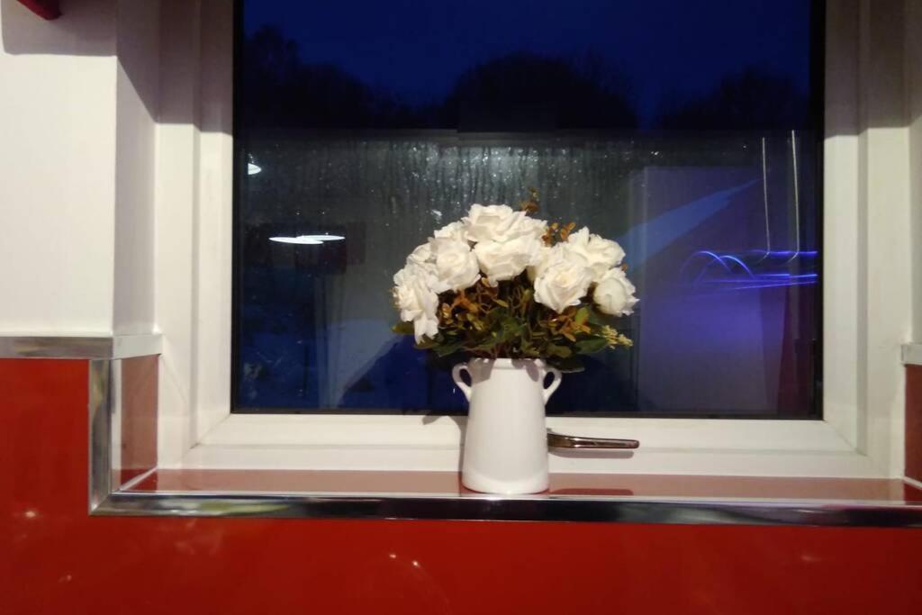 The Cottage - Hot Tub - Nr Glasgow - Self Check-In 코트브리지 외부 사진