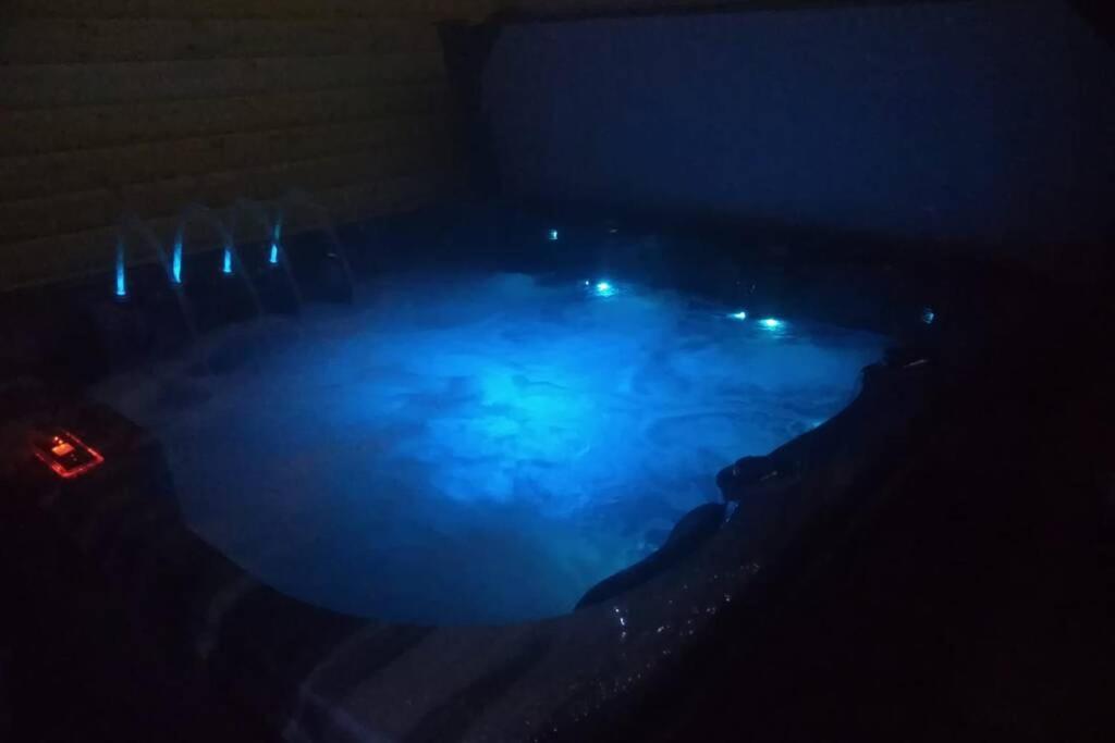 The Cottage - Hot Tub - Nr Glasgow - Self Check-In 코트브리지 외부 사진